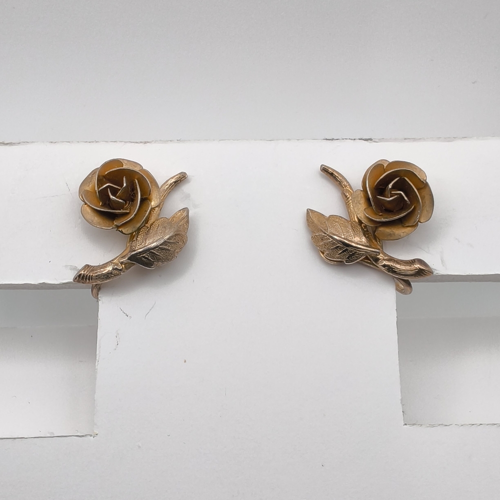 Vintage Bond Boyd Chic Floral Gold Tone Rose Twist-on Earrings